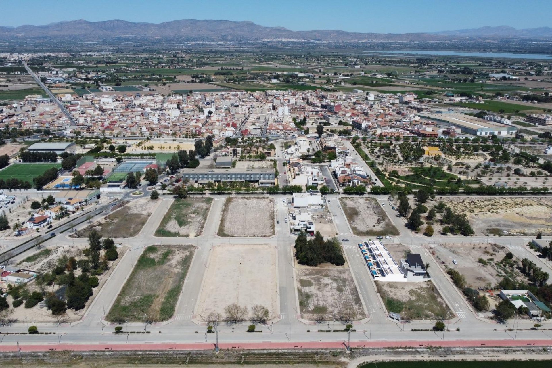 Rynek Pierwotny - Willa - Dolores - polideportivo