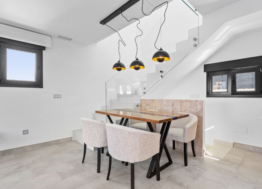 Rynek Pierwotny - Willa - La Mata