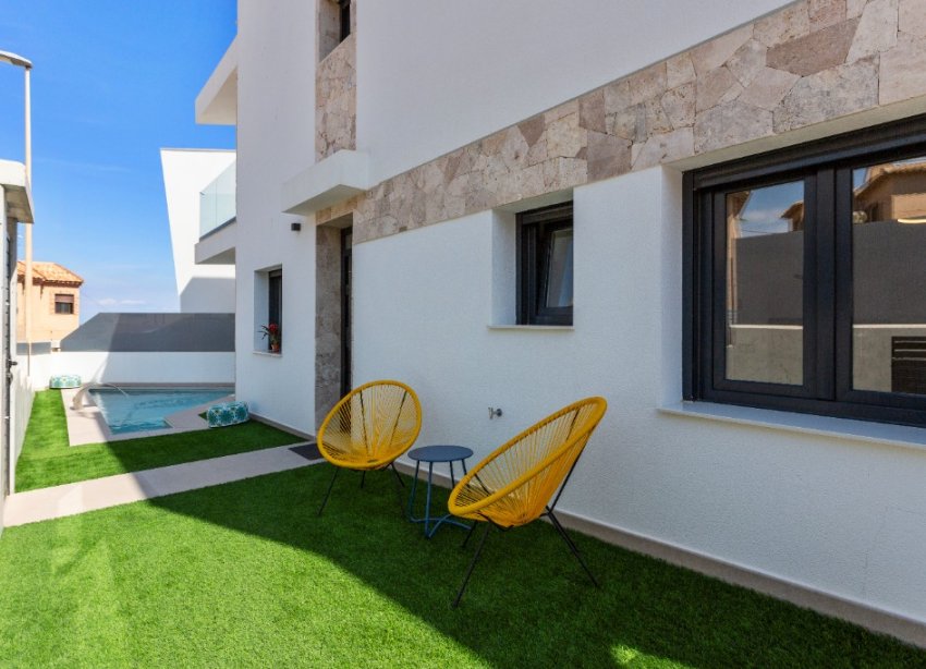 Rynek Pierwotny - Willa - La Mata