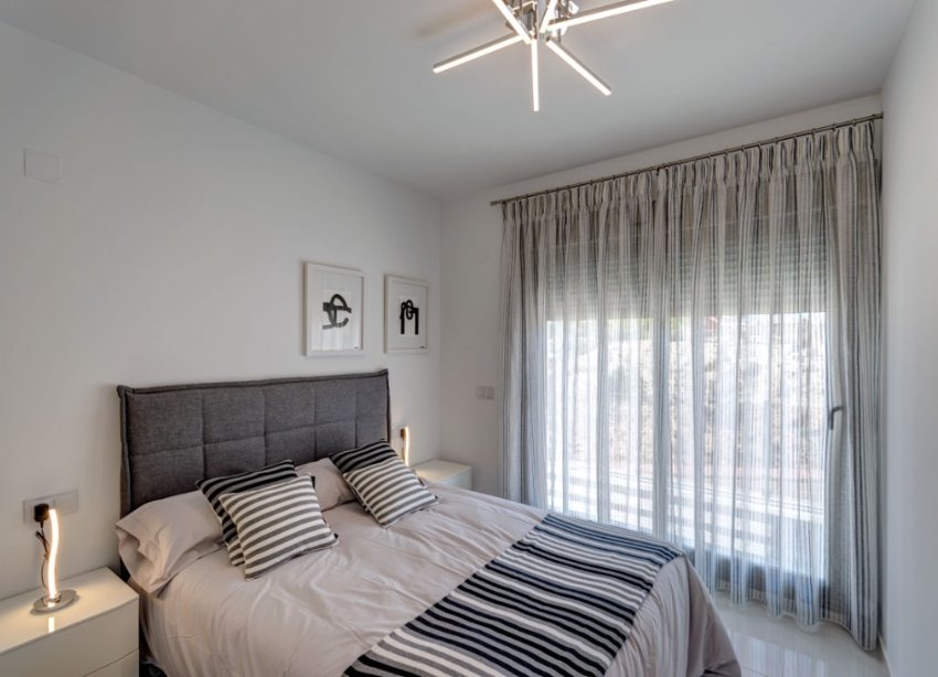 Rynek Pierwotny - Willa - San Miguel de Salinas