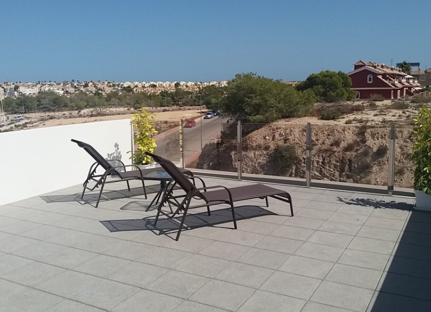 Rynek Pierwotny - Willa - San Miguel de Salinas