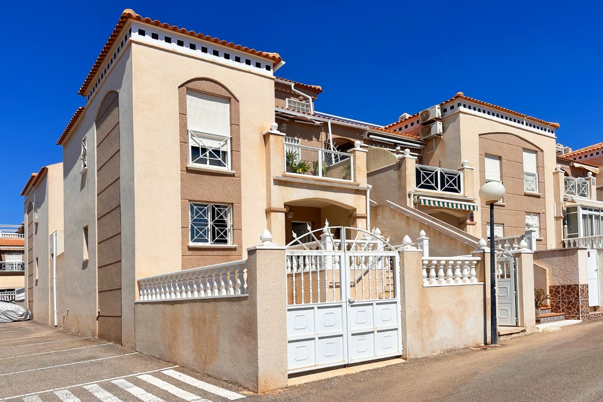 Rynek Wtórny - Bungalow / Domek parterowy - ﻿Torrevieja (Alicante) - Spain