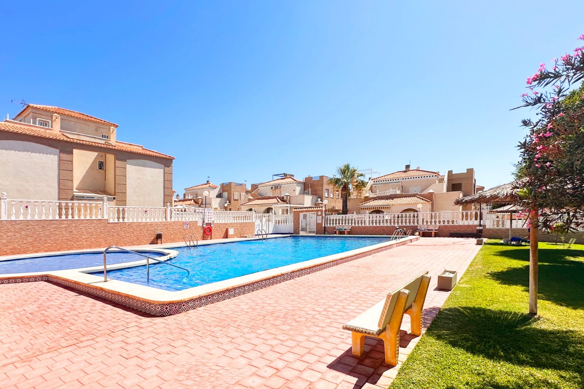 Rynek Wtórny - Bungalow / Domek parterowy - ﻿Torrevieja (Alicante) - Spain