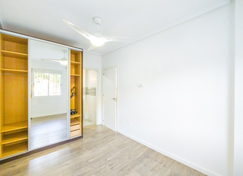 Rynek Wtórny - Apartament - Torrevieja - Estacion de autobuses