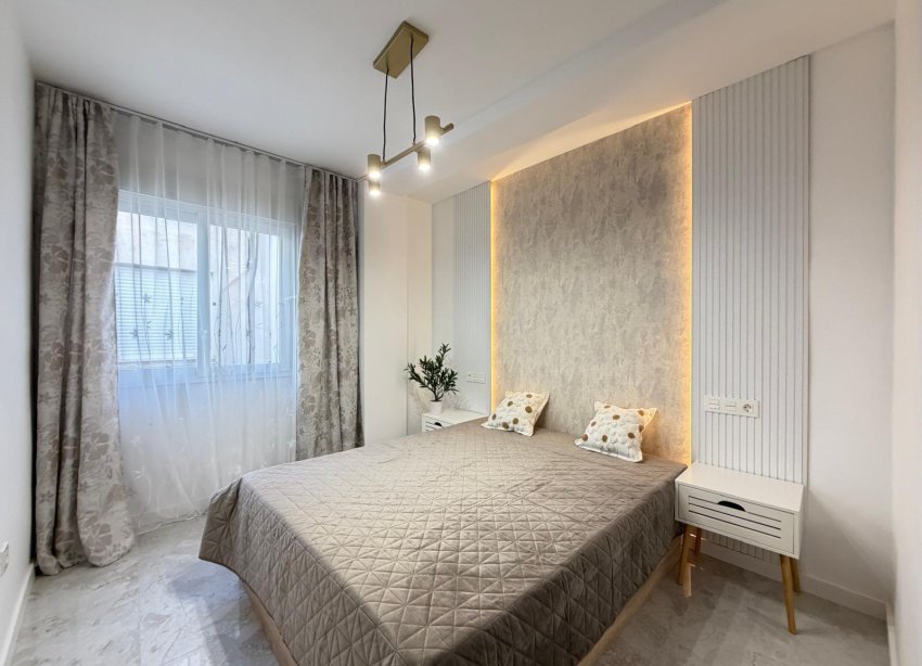 Rynek Wtórny - Apartament - Torrevieja - Estacion de autobuses