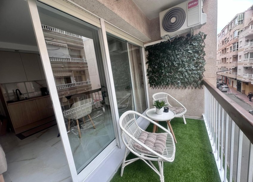 Rynek Wtórny - Apartament - Torrevieja - Estacion de autobuses