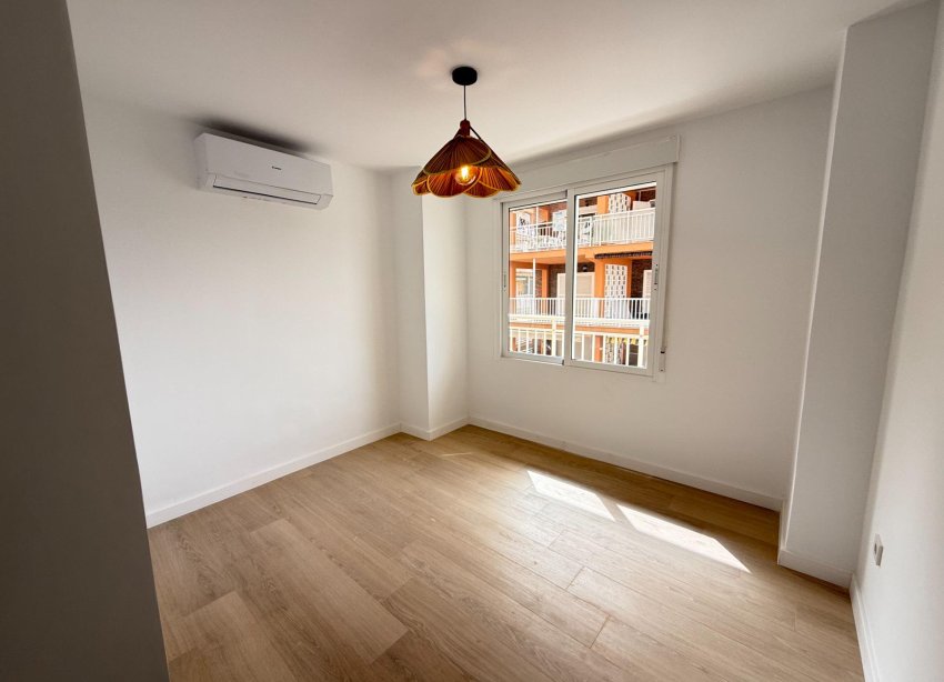 Rynek Wtórny - Apartament - Torrevieja - Playa de los Naufragos