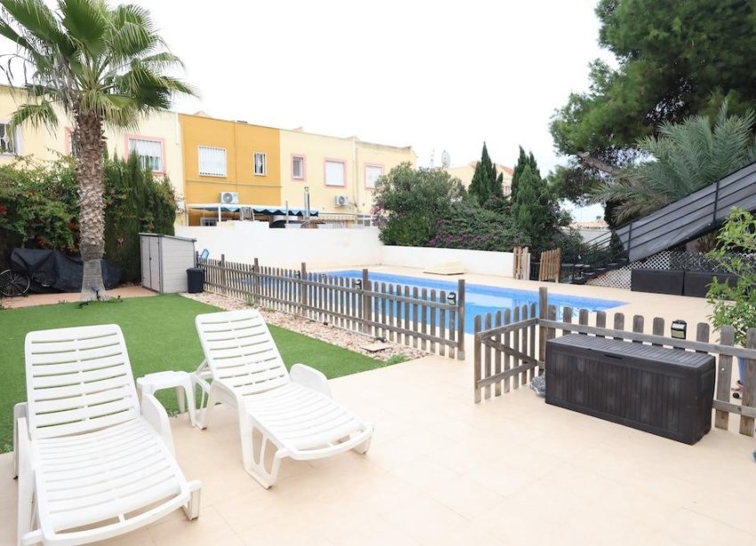 Rynek Wtórny - Bungalow / Domek parterowy - Orihuela Costa - La Regia