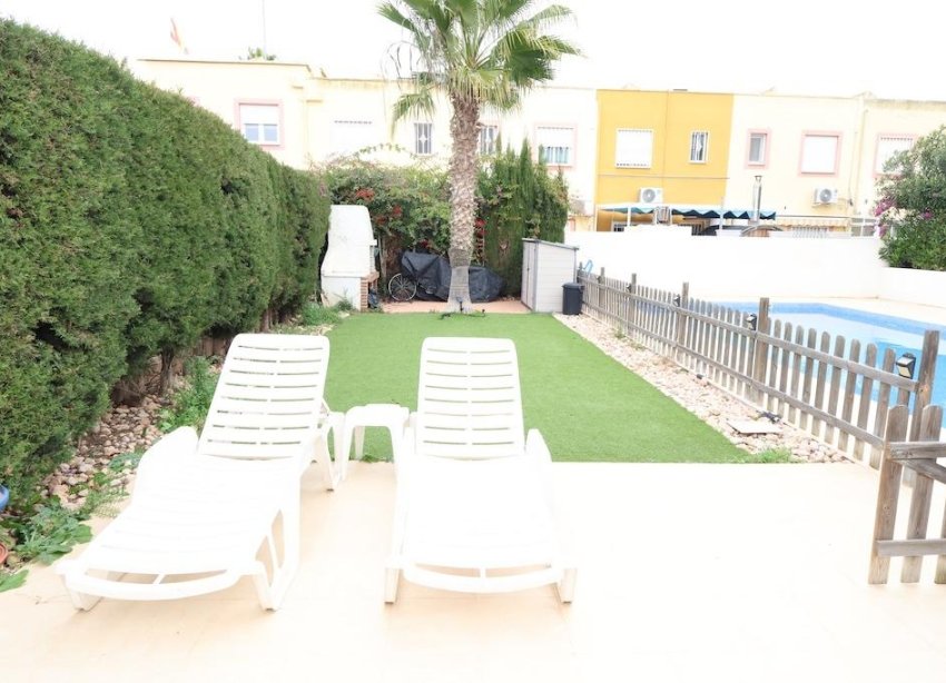 Rynek Wtórny - Bungalow / Domek parterowy - Orihuela Costa - La Regia