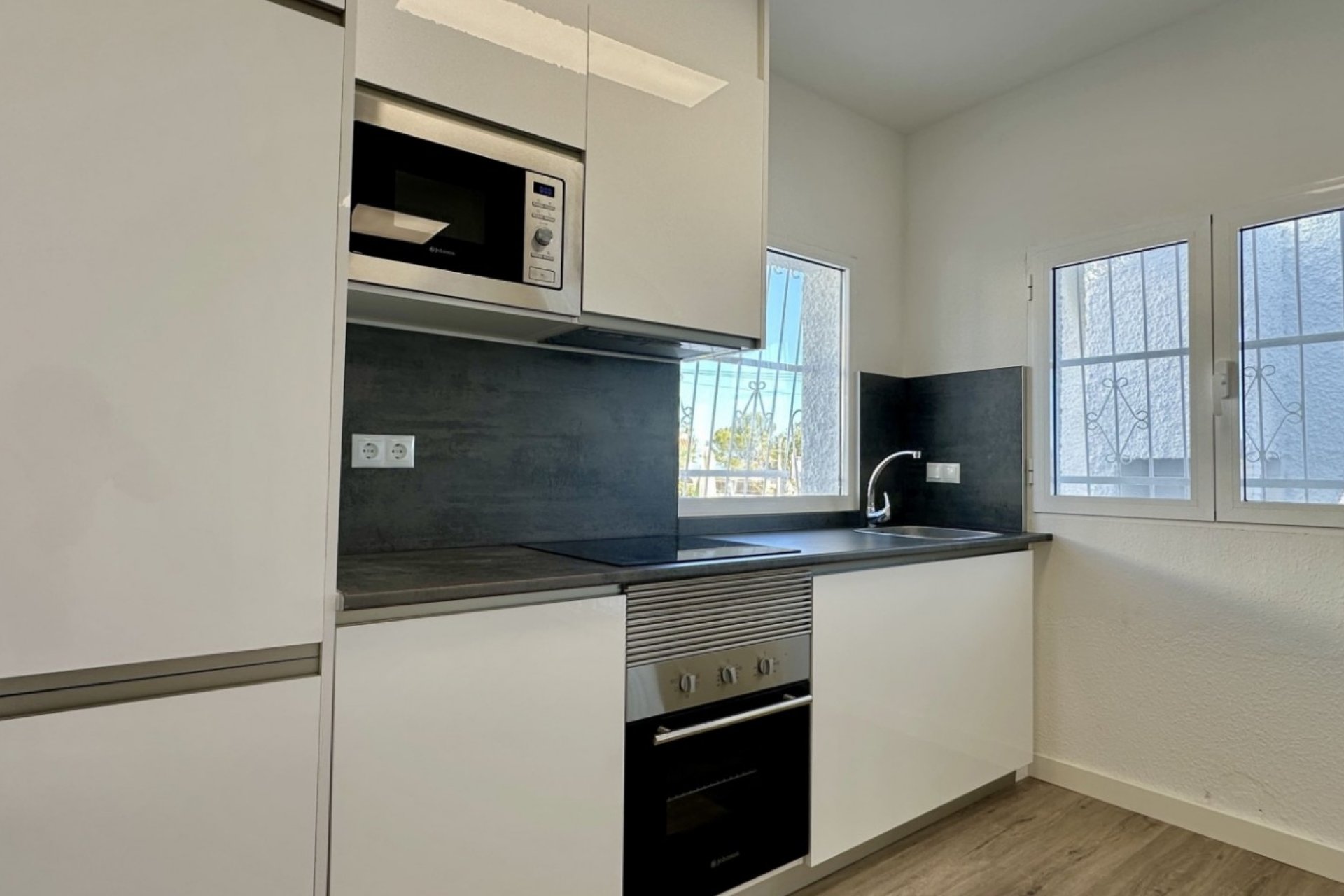 Rynek Wtórny - Bungalow / Domek parterowy - Orihuela Costa - Las Filipinas