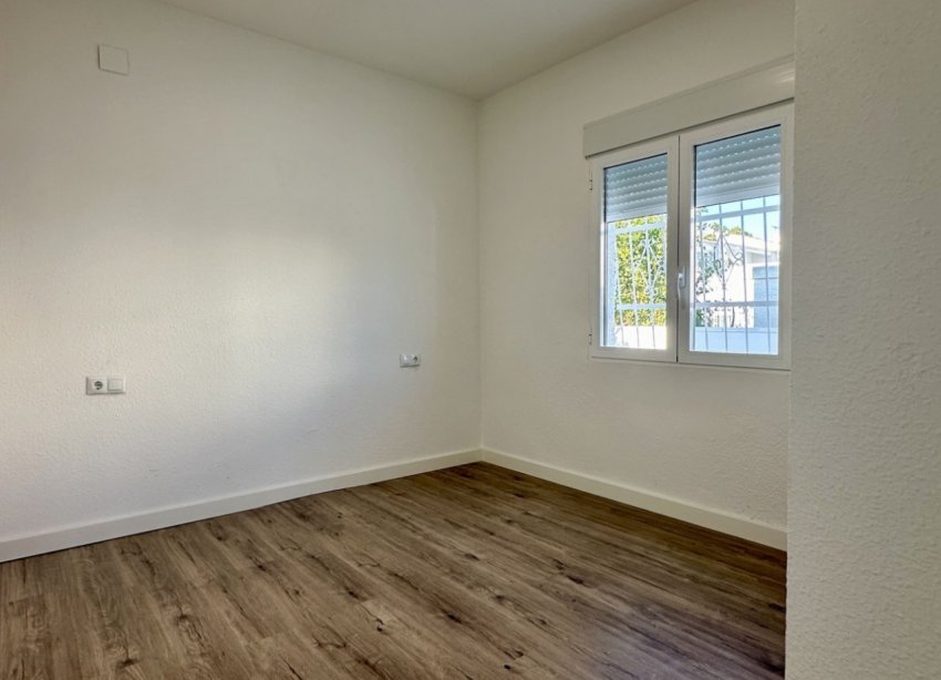 Rynek Wtórny - Bungalow / Domek parterowy - Orihuela Costa - Las Filipinas