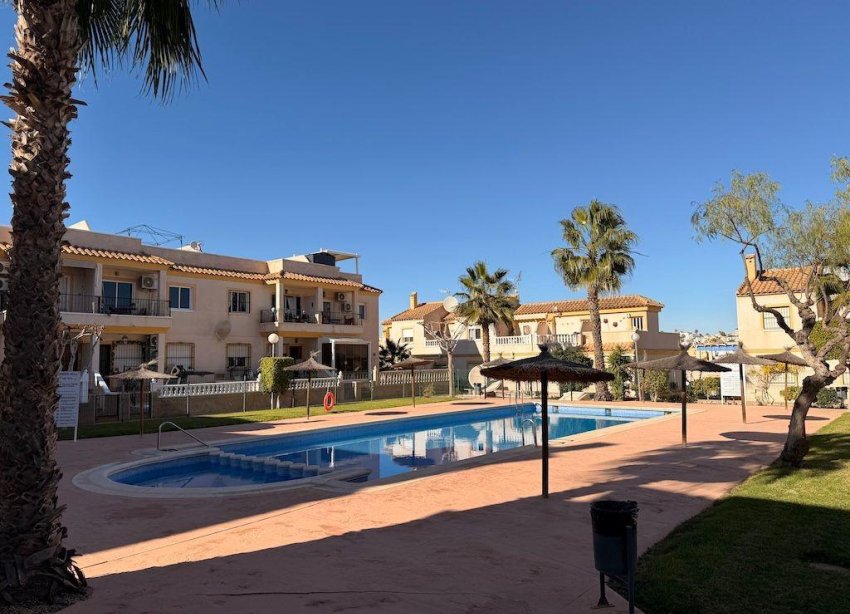 Rynek Wtórny - Bungalow / Domek parterowy - Orihuela Costa - Las Filipinas