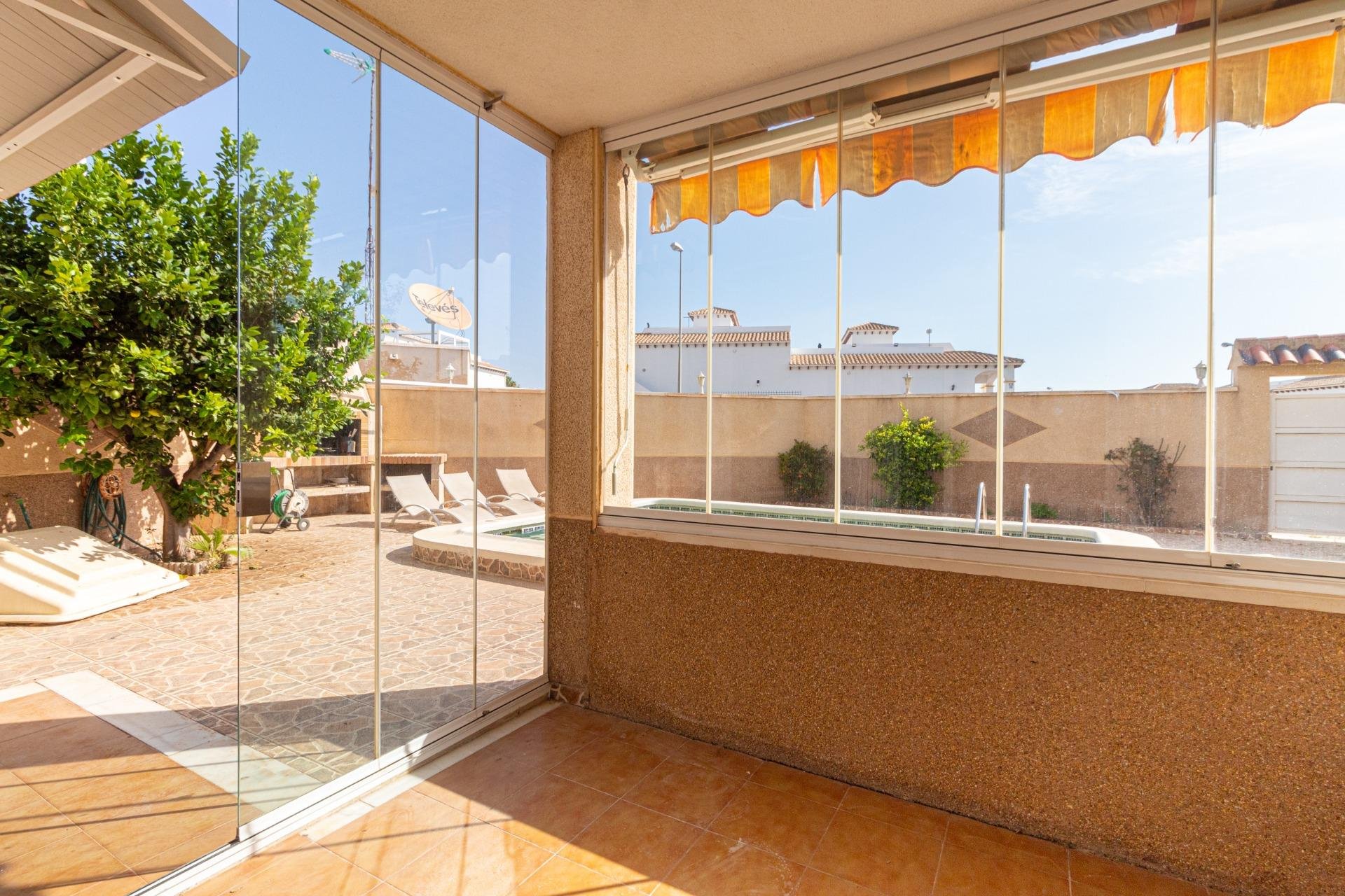 Rynek Wtórny - Bungalow / Domek parterowy - Orihuela Costa - Punta Prima