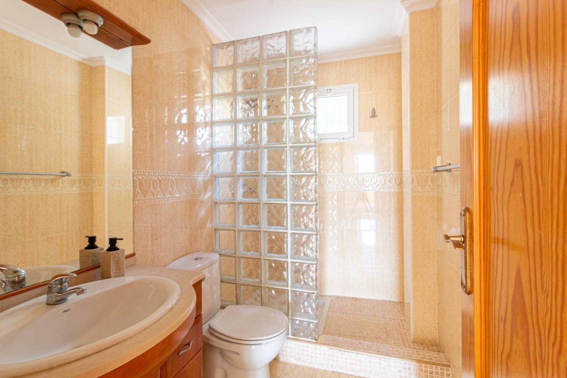 Rynek Wtórny - Bungalow / Domek parterowy - Orihuela Costa - Punta Prima