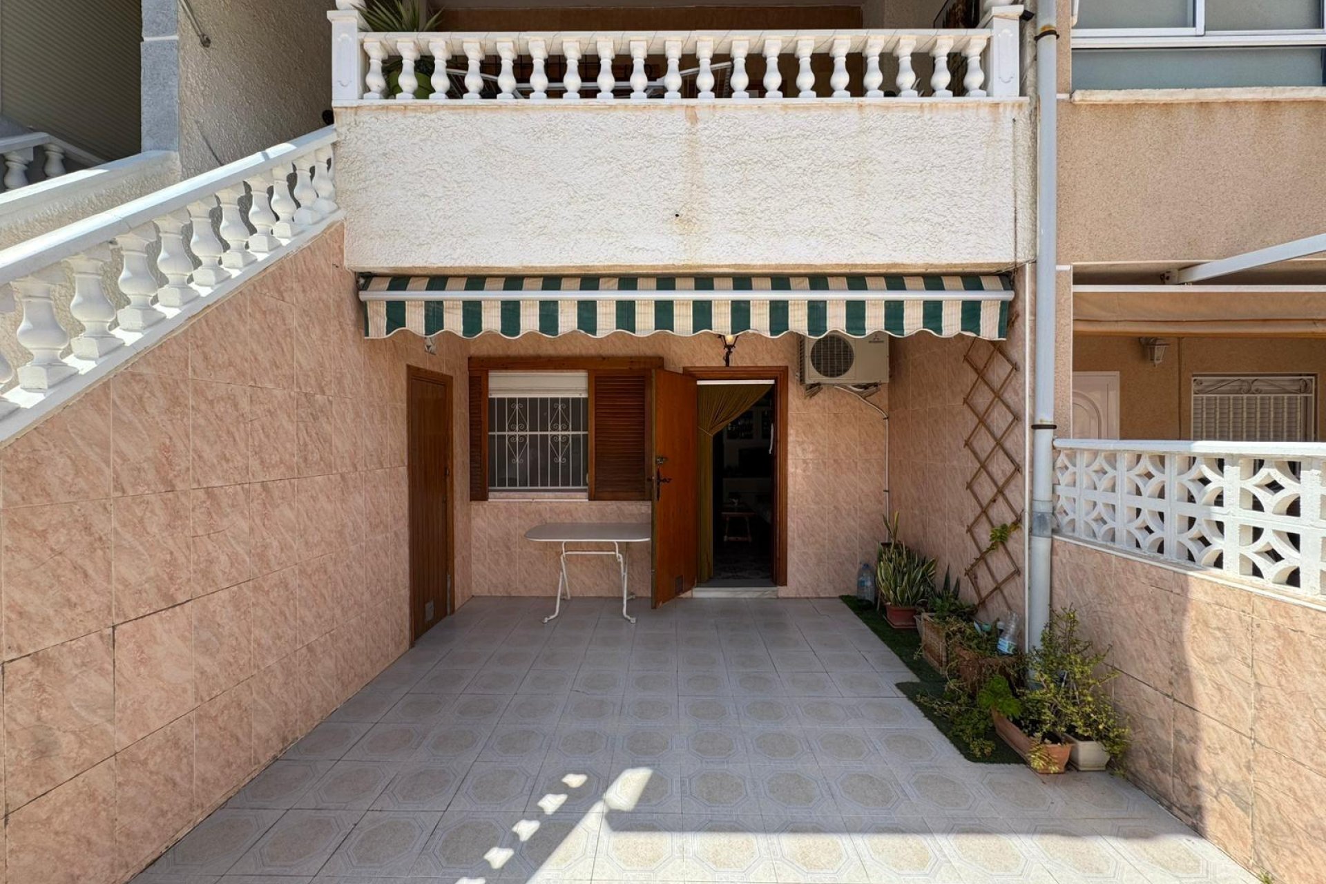 Rynek Wtórny - Bungalow / Domek parterowy - Torrevieja - Playa de los Naufragos
