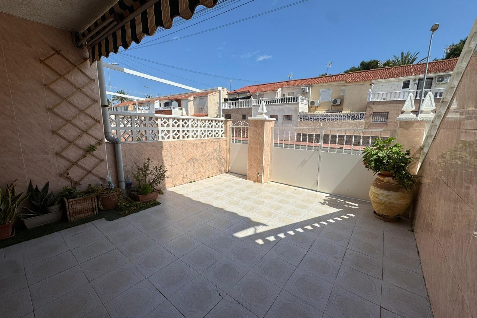 Rynek Wtórny - Bungalow / Domek parterowy - Torrevieja - Playa de los Naufragos