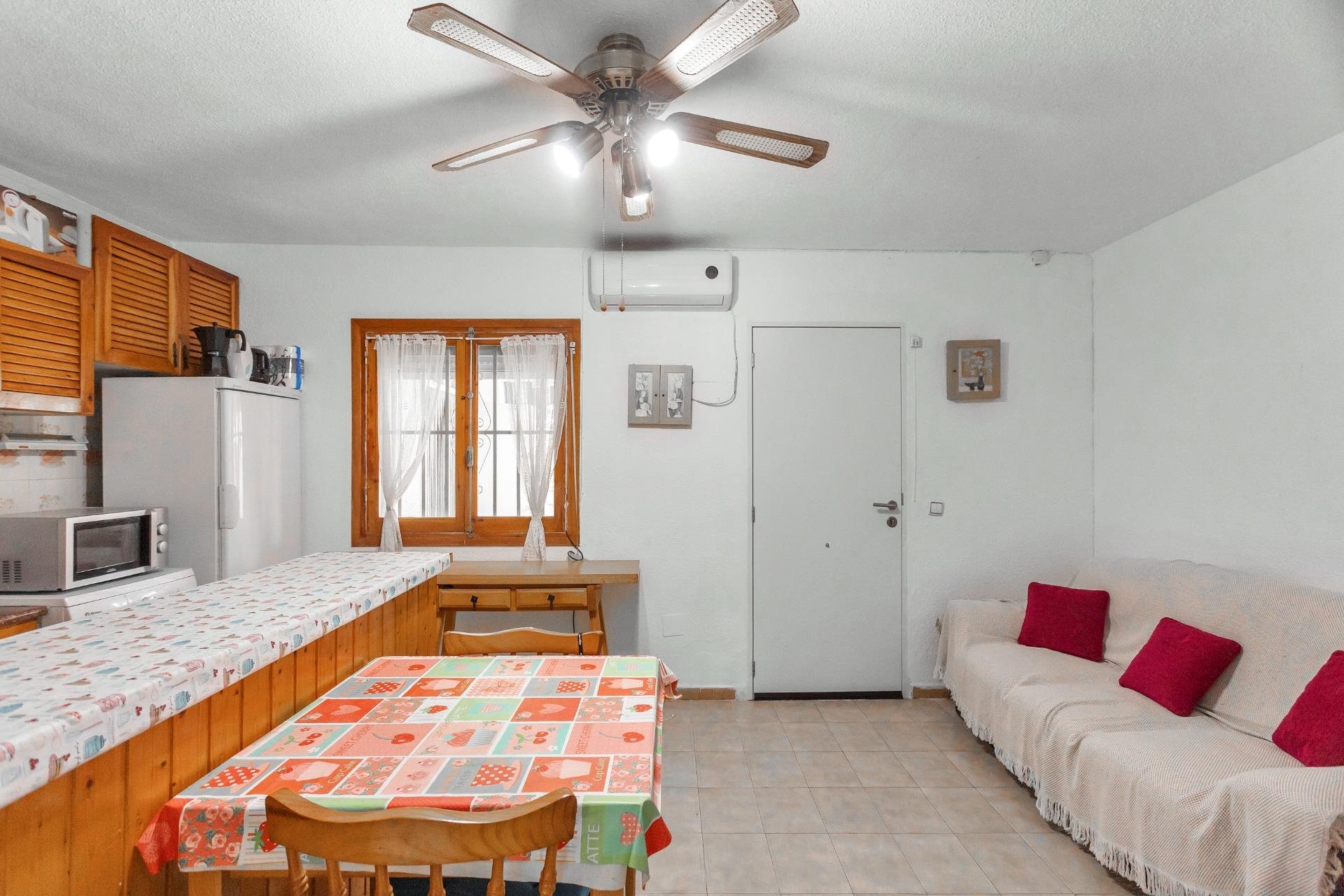 Rynek Wtórny - Bungalow / Domek parterowy - Torrevieja - Playa de los Naufragos