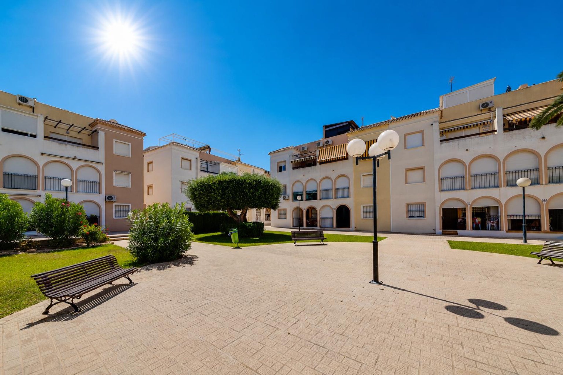 Rynek Wtórny - Bungalow / Domek parterowy - Torrevieja - Playa de los Naufragos