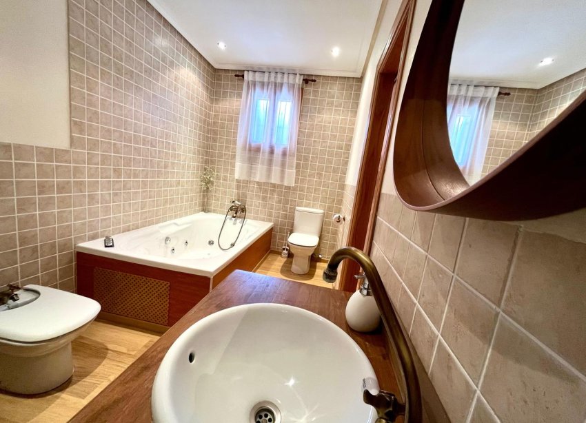 Rynek Wtórny - Dom na wsi - El Esparragal