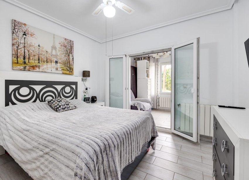 Rynek Wtórny - Dom szeregowy - Torrevieja