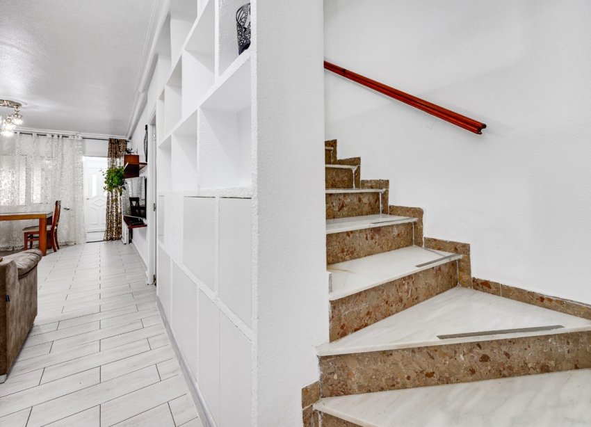 Rynek Wtórny - Dom szeregowy - Torrevieja