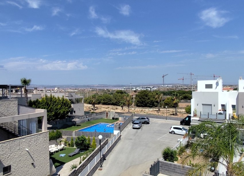 Rynek Wtórny - Dom szeregowy - Torrevieja