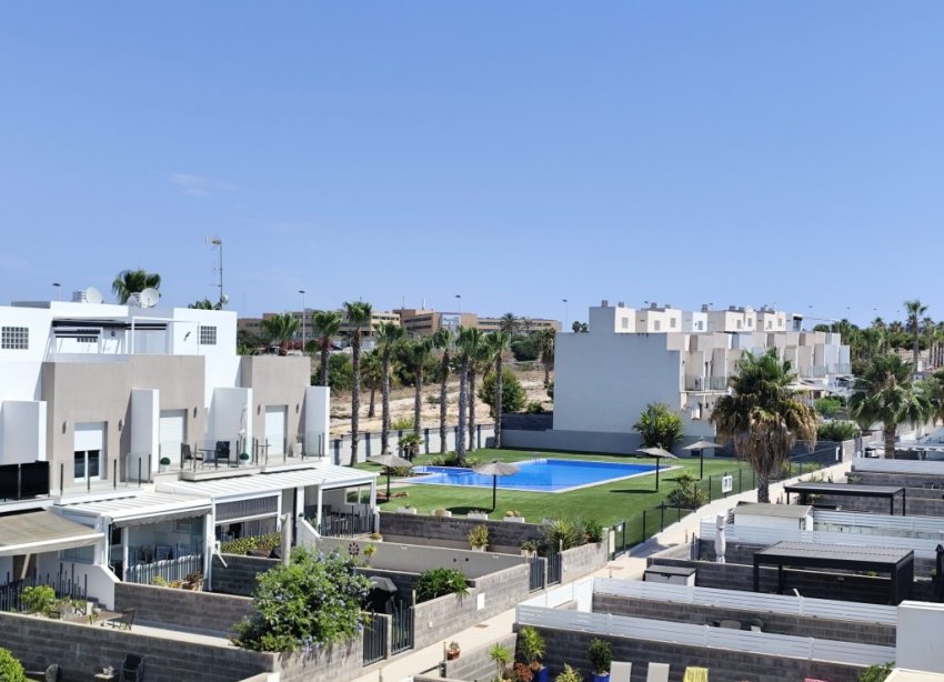 Rynek Wtórny - Dom szeregowy - Torrevieja