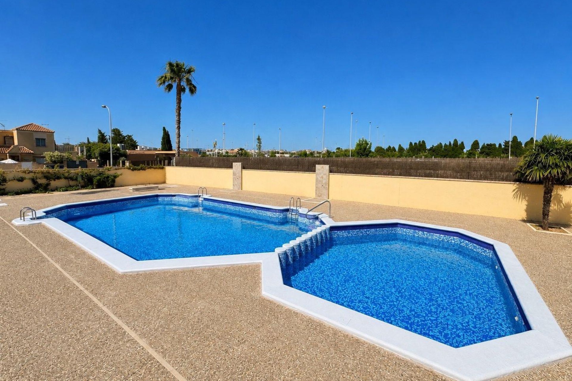Rynek Wtórny - Duplex / Mieszkanie dwupoziomowe - Torrevieja - Carrefour