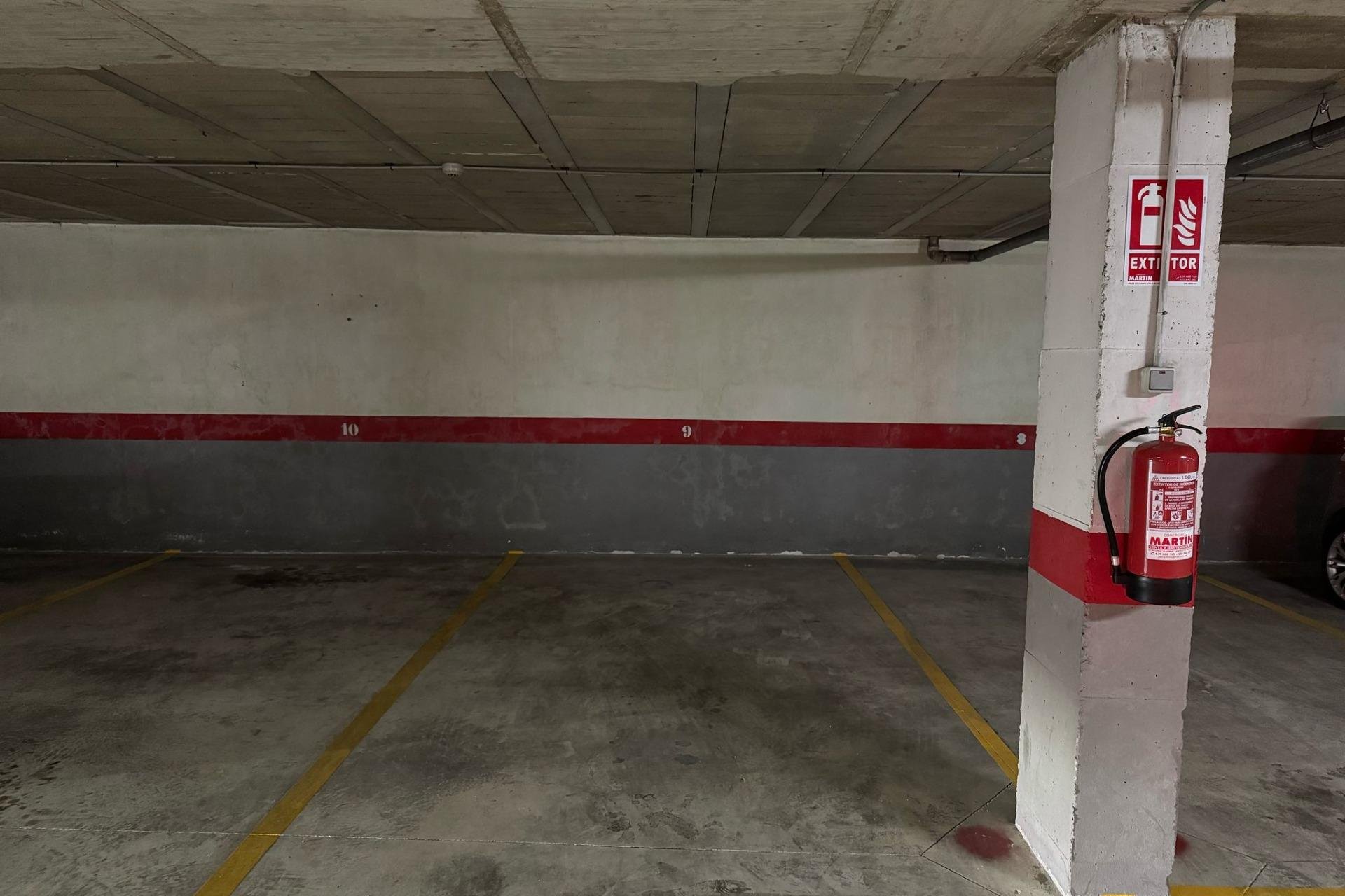 Rynek Wtórny - garage - Torrevieja - Centro