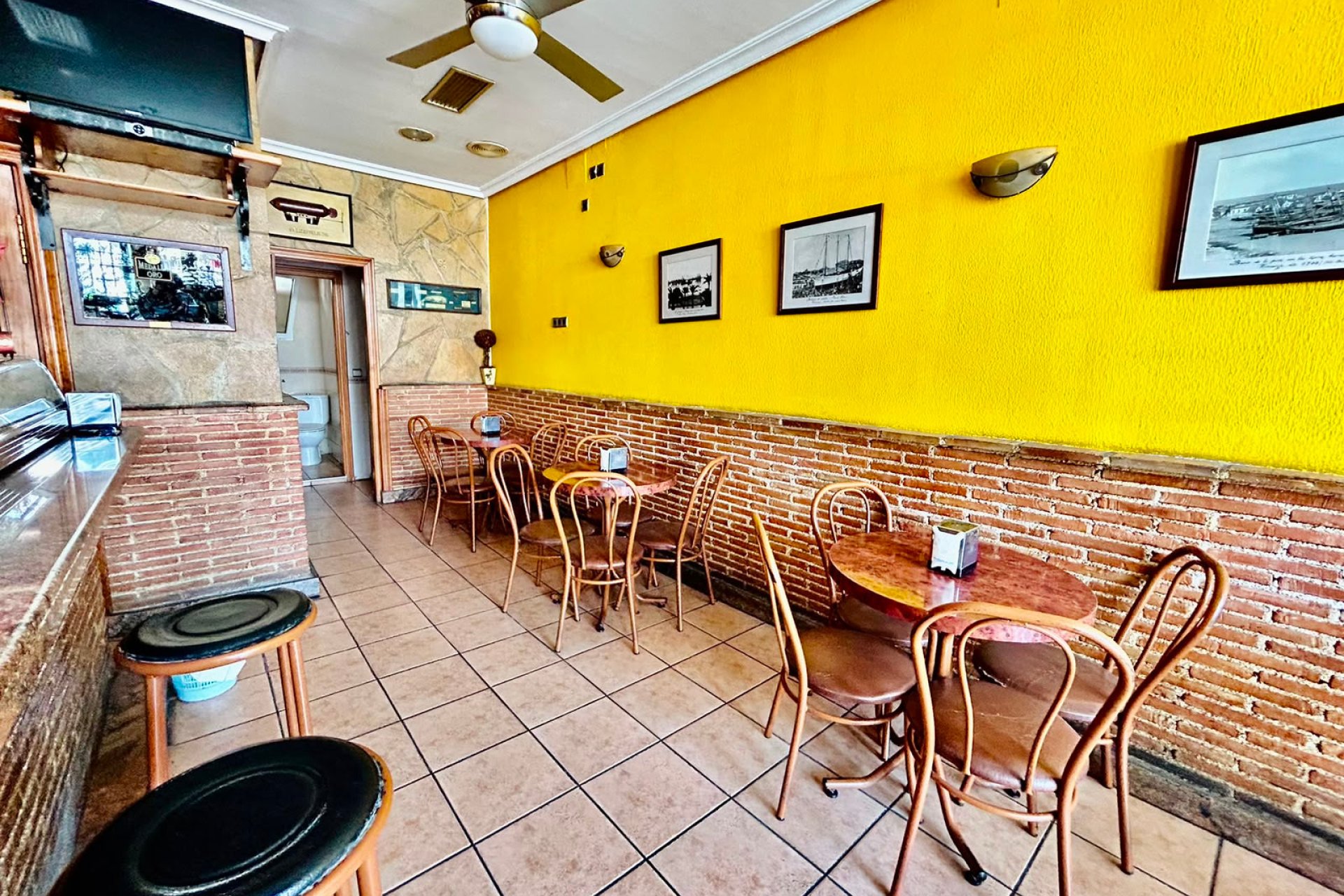Rynek Wtórny - Lokal Usługowy - Torrevieja - Centro