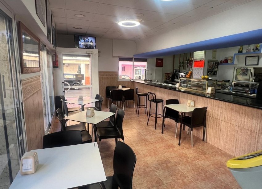 Rynek Wtórny - Lokal Usługowy - Torrevieja - Estacion de autobuses