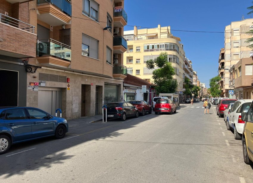 Rynek Wtórny - Parking Space / Garage - Torrevieja - Centro