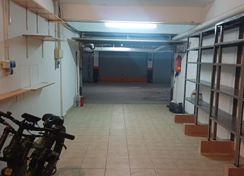 Rynek Wtórny - Parking - Torrevieja - Los Europeos