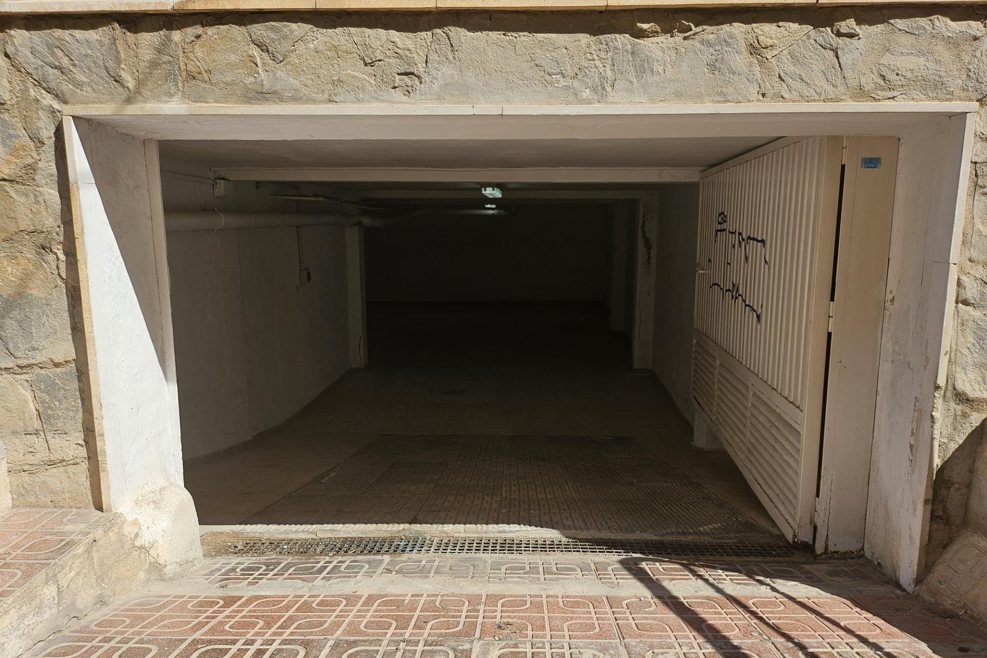 Rynek Wtórny - Parking - Torrevieja - Playa del Cura