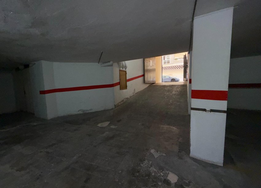 Rynek Wtórny - Parking - Torrevieja - Playa del Cura