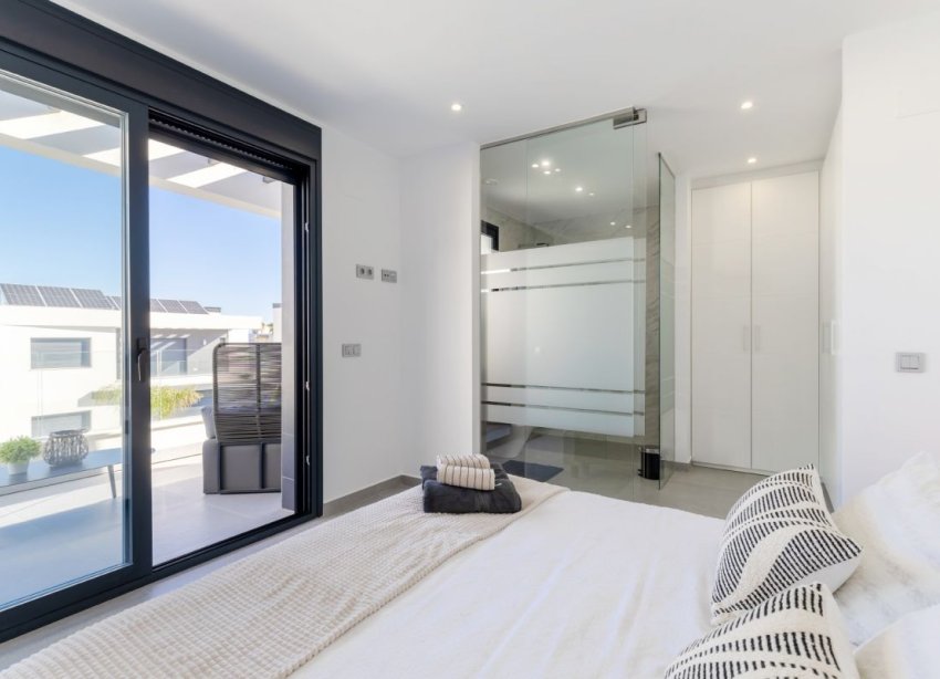 Rynek Wtórny - Willa - Algorfa