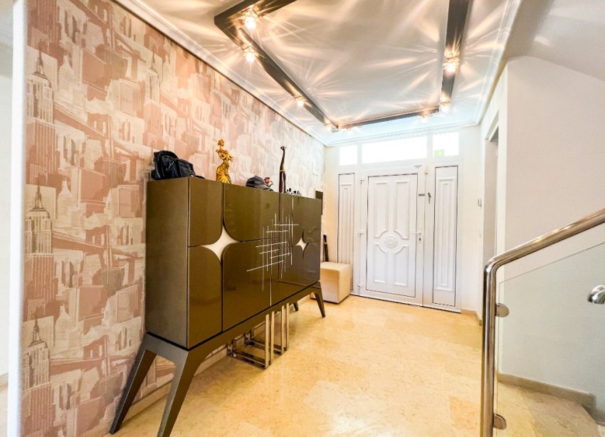 Rynek Wtórny - Willa - La Mata