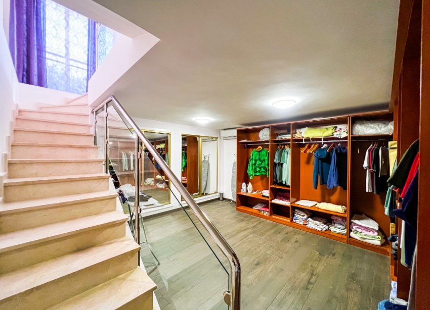 Rynek Wtórny - Willa - La Mata