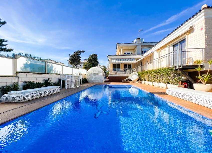 Rynek Wtórny - Willa - La Mata