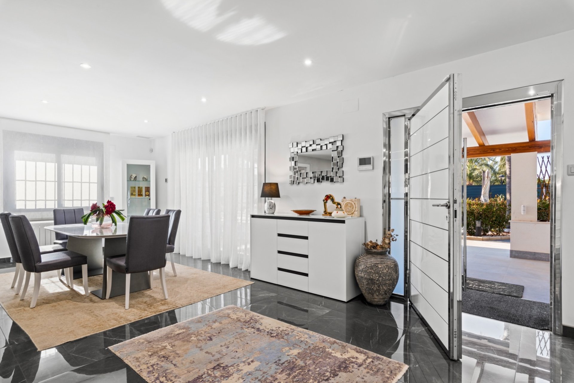 Rynek Wtórny - Willa - San Juan Alicante - Frank Espinós