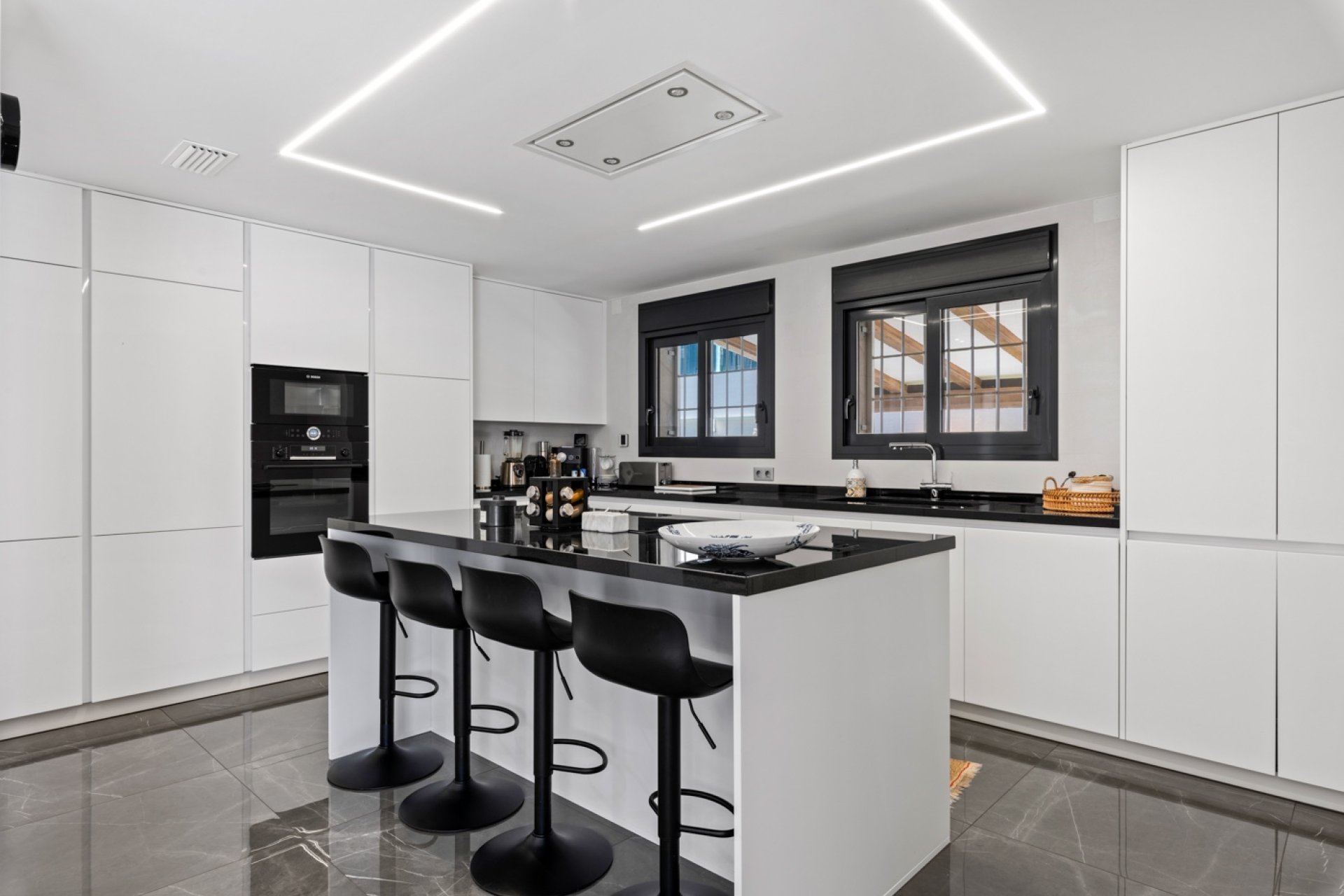 Rynek Wtórny - Willa - San Juan Alicante - Frank Espinós