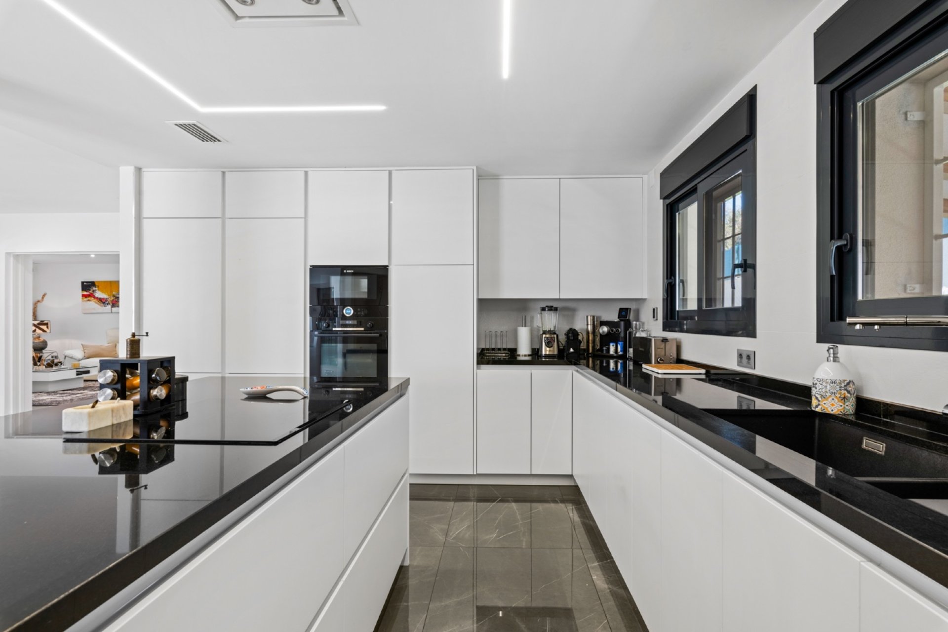 Rynek Wtórny - Willa - San Juan Alicante - Frank Espinós