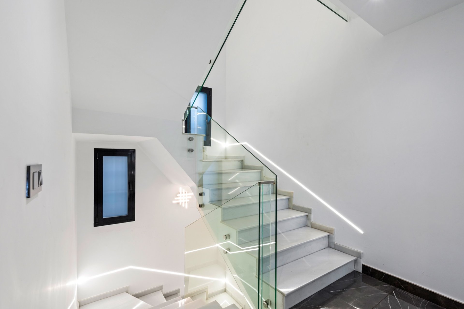 Rynek Wtórny - Willa - San Juan Alicante - Frank Espinós