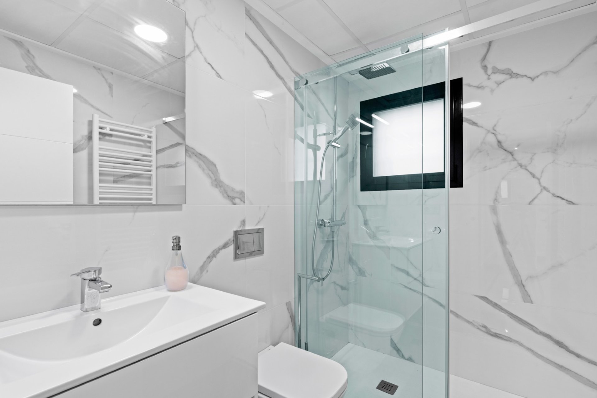 Rynek Wtórny - Willa - San Juan Alicante - Frank Espinós