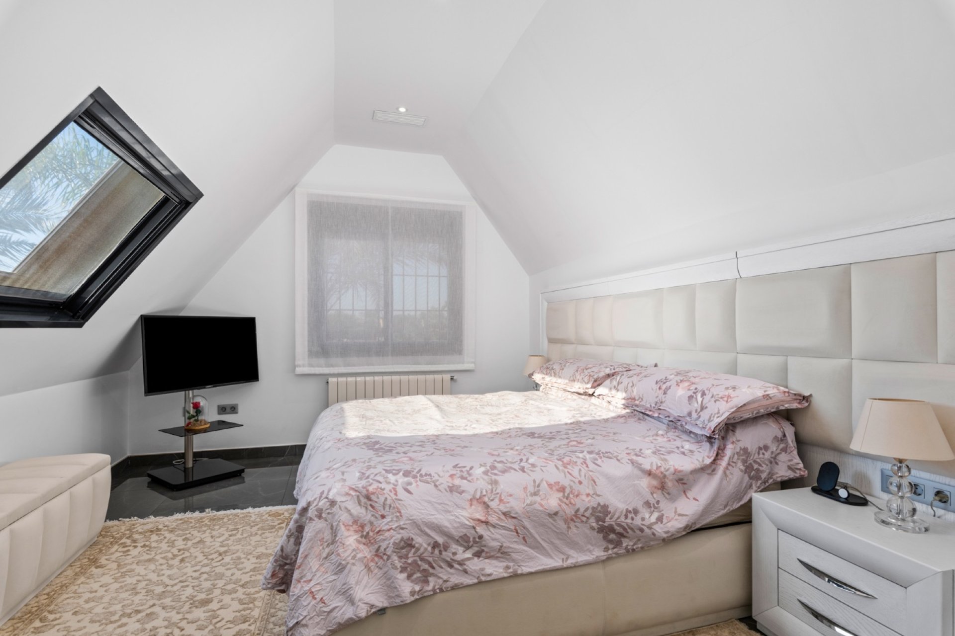 Rynek Wtórny - Willa - San Juan Alicante - Frank Espinós