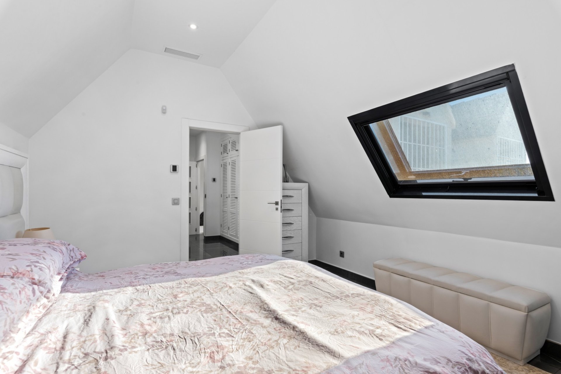 Rynek Wtórny - Willa - San Juan Alicante - Frank Espinós