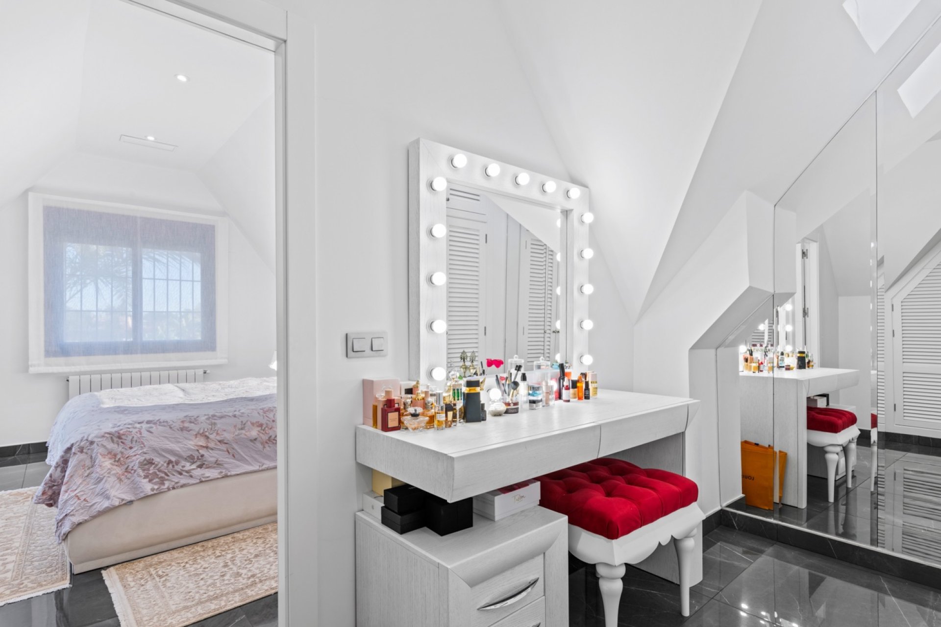 Rynek Wtórny - Willa - San Juan Alicante - Frank Espinós