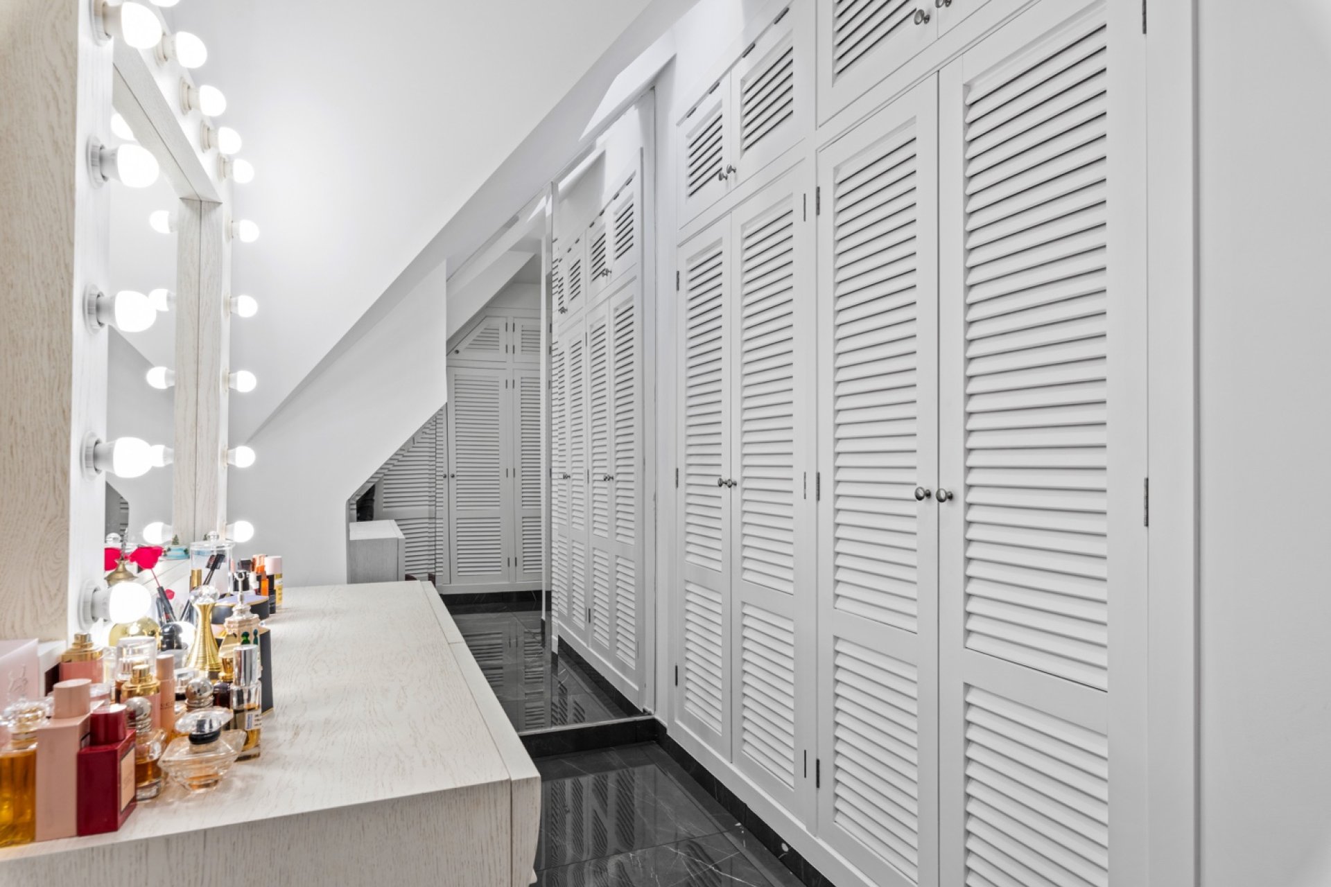 Rynek Wtórny - Willa - San Juan Alicante - Frank Espinós