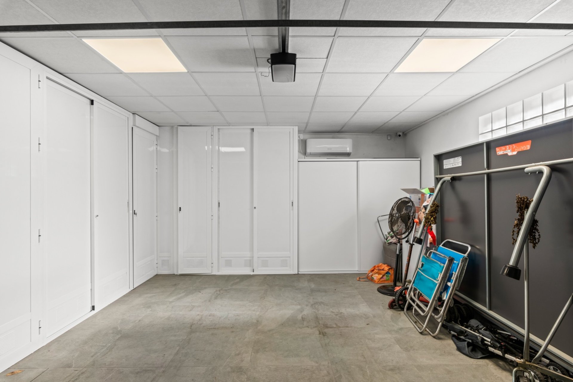 Rynek Wtórny - Willa - San Juan Alicante - Frank Espinós