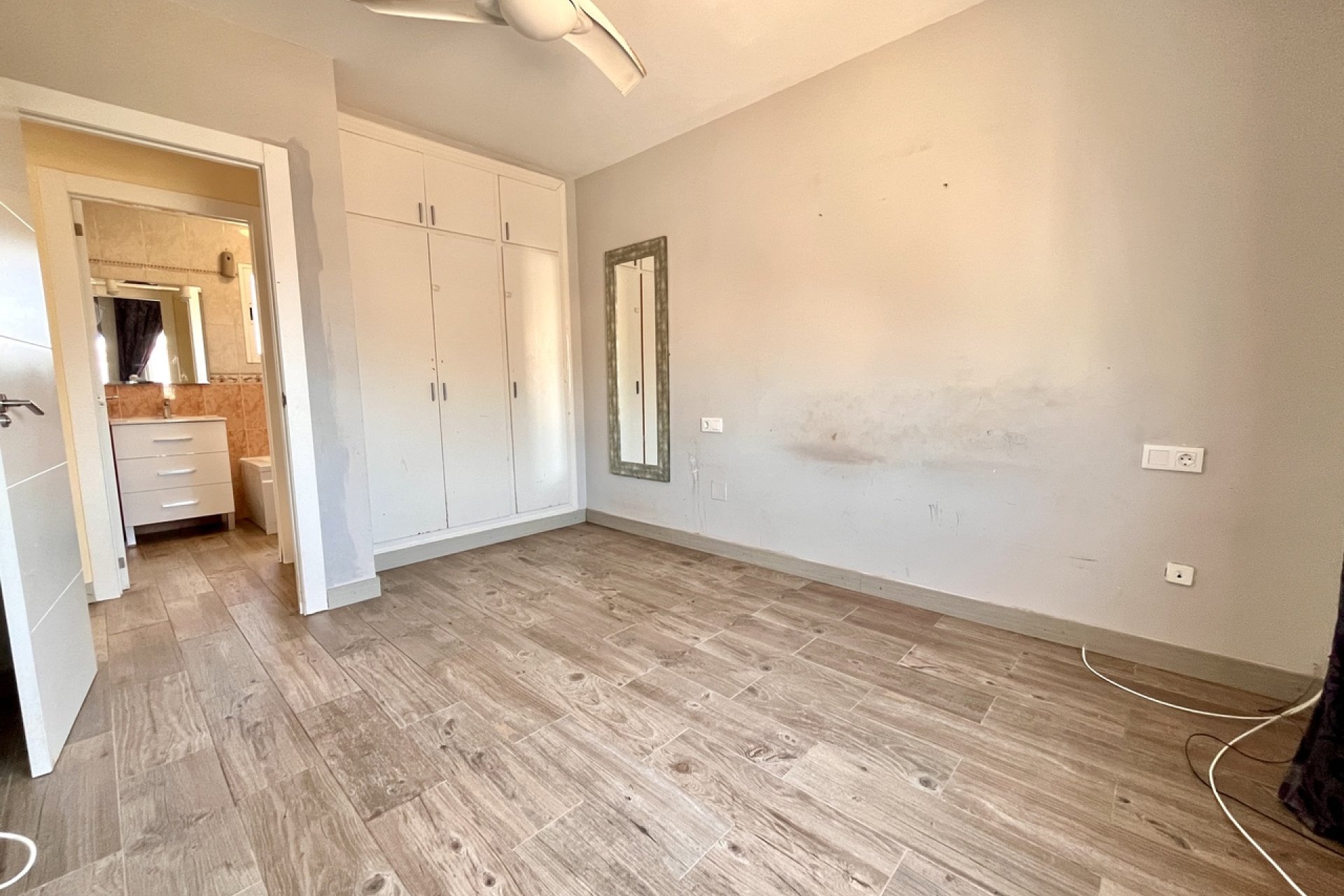 Rynek Wtórny - Willa - San Miguel de Salinas